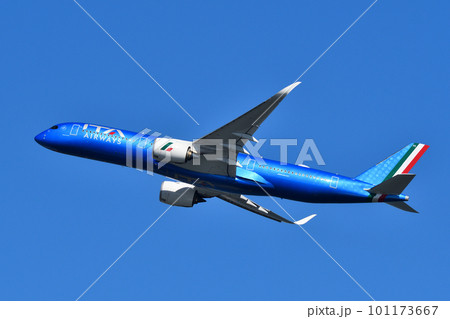 ITAエアウェイズの旅客機 A350-900 101173667