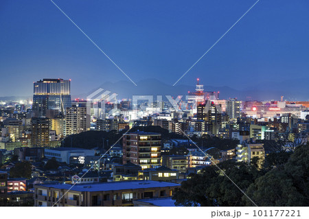 南公園西展望台から望む福岡市天神の夜景 南公園西展望台から望む福岡市天神の夜景 101177221