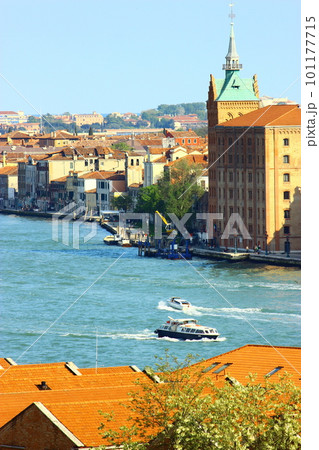 水の都べネチア 王道観光スポット サンマルコ広場周辺やクルーズ船から見える町の景色 水の都べネチア 王道観光スポット サンマルコ広場周辺やクルーズ船から見える町の景色 101177715