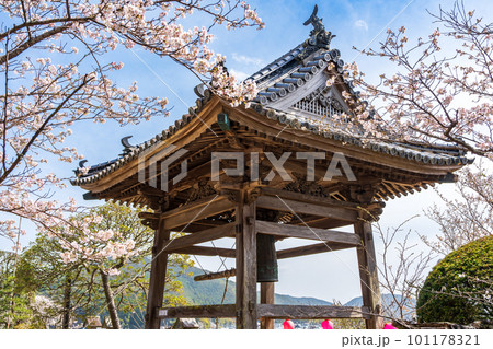 【第23番札所】春の薬王寺　鐘楼堂【四国八十八箇所】 101178321