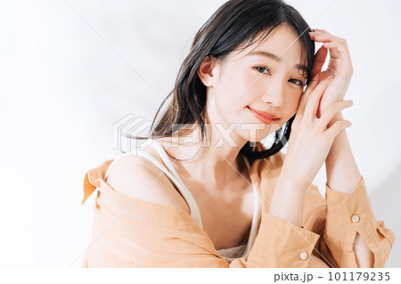 若い女性のビューティーイメージ 101179235