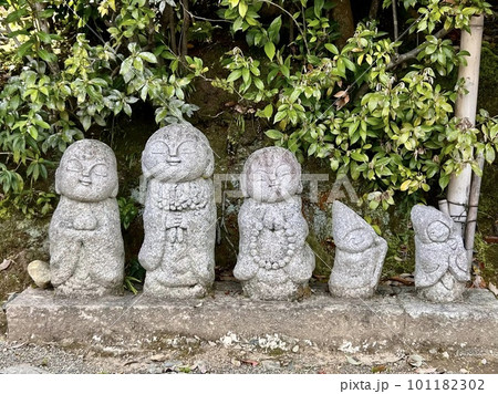 京都嵐山 長辻通のかわいいお地蔵さん 京都嵐山 長辻通のかわいいお地蔵さん 101182302