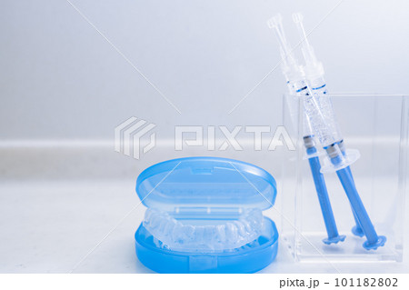 白くて清潔な歯をホワイトニングで 101182802