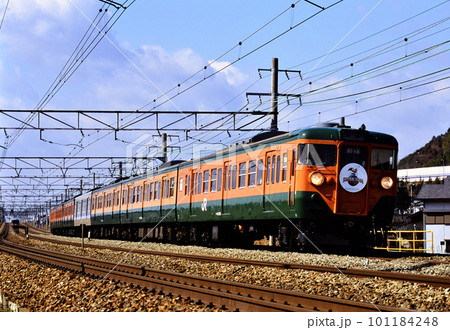 2001年　東海道線を走る113系快速電車7両 101184248