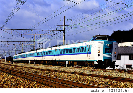 2001年　東海道線を走る381系特急スーパーくろしお6両 101184265