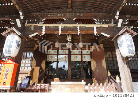 新宿中央公園とも続く十二社熊野神社(新宿区西新宿) 新宿中央公園とも続く十二社熊野神社(新宿区西新宿) 101188423
