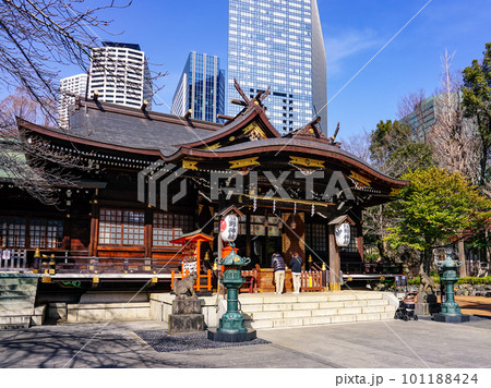 新宿中央公園とも続く十二社熊野神社（新宿区西新宿） 101188424