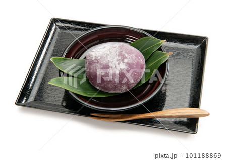 沖縄の郷土菓子、紅芋もち 沖縄の郷土菓子、紅芋もち 101188869