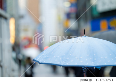 雨の日 街 背景素材 素材 101201293