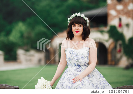 Portrait of a beautiful fashion bride, sweet and sensual. Wedding make up and hair 101204792
