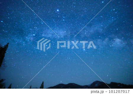 春の魚沼市から見る夏の天の川 春の魚沼市から見る夏の天の川 101207017