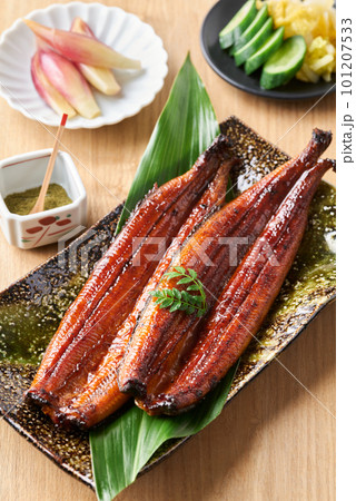 国産うなぎの蒲焼き 国産うなぎの蒲焼き 101207533