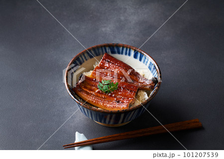 国産鰻のうな丼 101207539