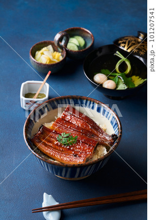 国産鰻のうな丼 国産鰻のうな丼 101207541