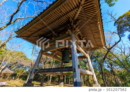 千葉県　大多喜町　大多喜城二之丸公園にある鐘つき堂 101207562