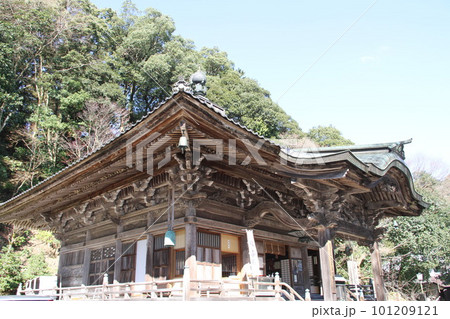 城崎温泉の早春の風景 101209121