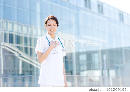 看護師の女性ポートレート 101209195