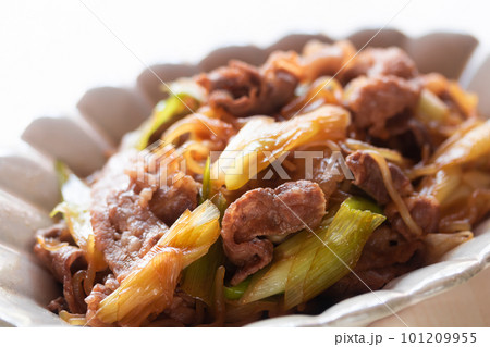 切り落し牛肉のすきや風炒め煮 切り落し牛肉のすきや風炒め煮 101209955