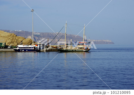 サントリーニ島のテンダーボート乗り場 101210095