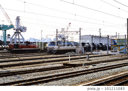 2001年　JR安治川口駅より貨物ターミナルを臨む 101211083