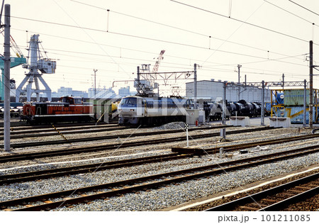 2001年 JR安治川口駅より貨物ターミナルを臨む 2001年 JR安治川口駅より貨物ターミナルを臨む 101211085