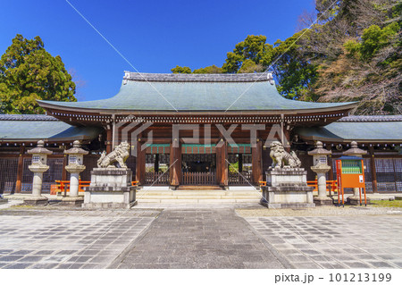 京都霊山護国神社　桜の咲く季節 101213199