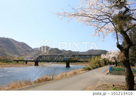 樽見鉄道 ・ 谷汲口駅付近の第一根尾川橋梁【 岐阜県本巣市 】 樽見鉄道 ・ 谷汲口駅付近の第一根尾川橋梁【 岐阜県本巣市 】 101213410