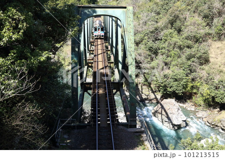 樽見鉄道 ・ 日当駅付近の第六根尾川橋梁【 岐阜県本巣市 】 樽見鉄道 ・ 日当駅付近の第六根尾川橋梁【 岐阜県本巣市 】 101213515