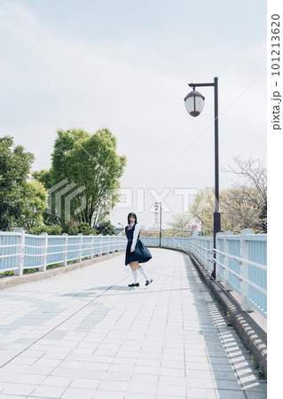 桜と女子高生 101213620