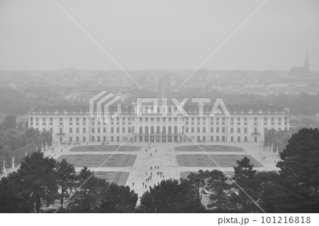 Parks and forecourt of Schoenbrunn Palace in Vienna, Austria Parks and forecourt of Schoenbrunn Palace in Vienna, Austria 101216818