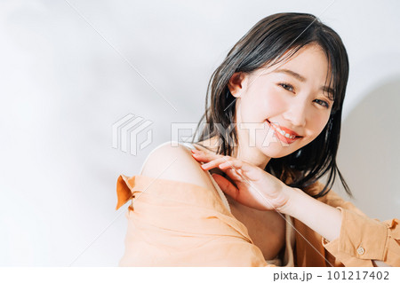 若い女性のビューティーイメージ 若い女性のビューティーイメージ 101217402