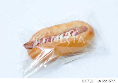 ホットドック、パン、ソーセージ、ビニール袋、ブレッド、洋食、食べ物、フード、食べる、食、軽食 ホットドック、パン、ソーセージ、ビニール袋、ブレッド、洋食、食べ物、フード、食べる、食、軽食 101221577