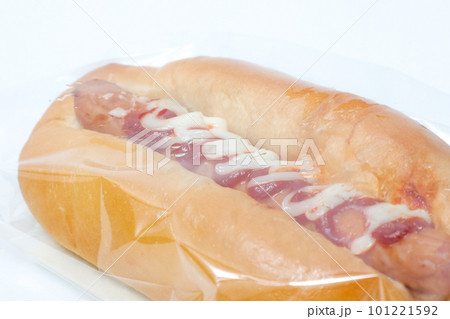 ホットドック、パン、ソーセージ、ビニール袋、ブレッド、洋食、食べ物、フード、食べる、食、軽食 101221592