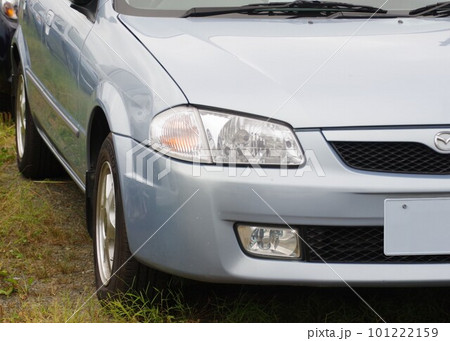 自動車イメージ マツダ9代目ファミリアのフロントマスク 自動車イメージ マツダ9代目ファミリアのフロントマスク 101222159