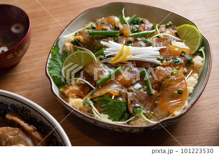 マゴチの手こね寿司 101223530