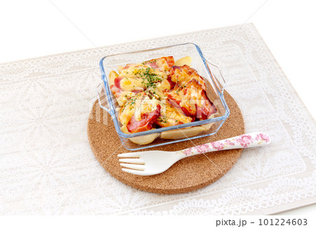ベーコンとポテトのチーズグリル(オーブン料理) ベーコンとポテトのチーズグリル(オーブン料理) 101224603