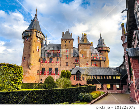 Castle De Haar or Kasteel de haar in Utrecht, Netherlands Castle De Haar or Kasteel de haar in Utrecht, Netherlands 101228078