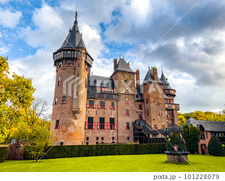 Castle De Haar or Kasteel de haar in Utrecht, Netherlands Castle De Haar or Kasteel de haar in Utrecht, Netherlands 101228079