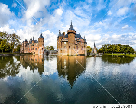 Castle De Haar or Kasteel de haar in Utrecht, Netherlands Castle De Haar or Kasteel de haar in Utrecht, Netherlands 101228084