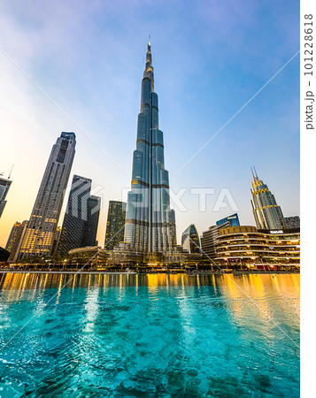 The Dubai Fountain show on Burj Khalifa Lake, in Downtown Dubai, United Arab Emirates 101228618