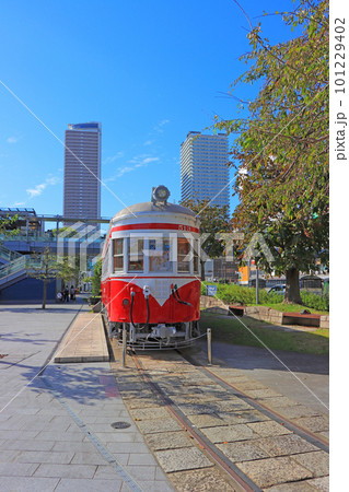 岐阜駅前、保存電車の風景 101229402