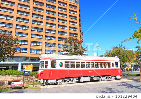 岐阜駅前、保存電車の風景 101229404
