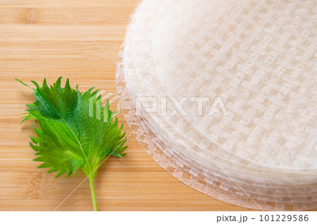 ライスペーパーと青じそ 101229586