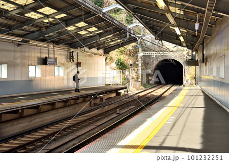 京急久里浜駅ホームの風景 101232251