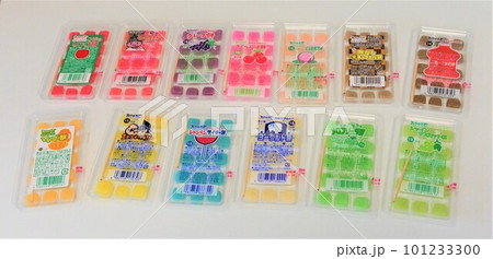 カラフルなお菓子 101233300