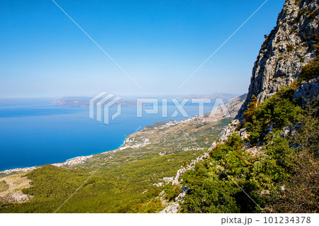 Beautiful landscape view on Makarska Riviera in Croatia on sunny summer day. 101234378