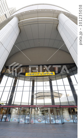 港町バスターミナルが入るOCAT(大阪シティエアターミナル)ビル 港町バスターミナルが入るOCAT(大阪シティエアターミナル)ビル 101235038