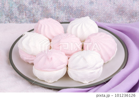 Zefir on plate 101236126