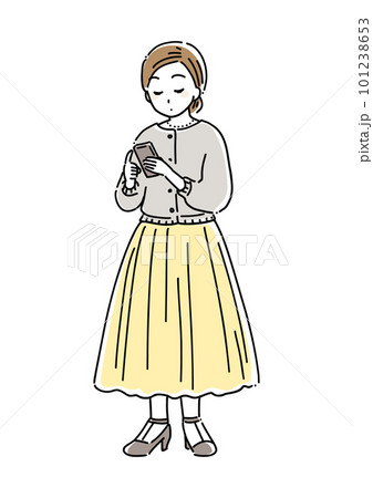 スマホを見る女性1 スマホを見る女性1 101238653
