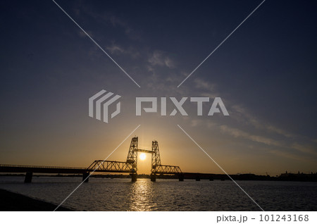 筑後川昇開橋に沈む夕日 101243168